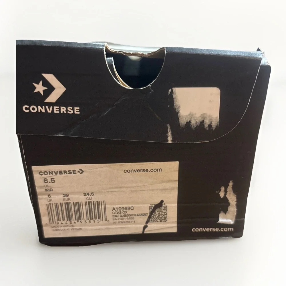 Converse A10968C Pink Kids size 6.5 Brand New‎